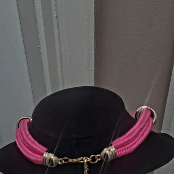 💃Hot Pink Chunky Gold String Rope Necklace🌴 - Picture 3 of 4